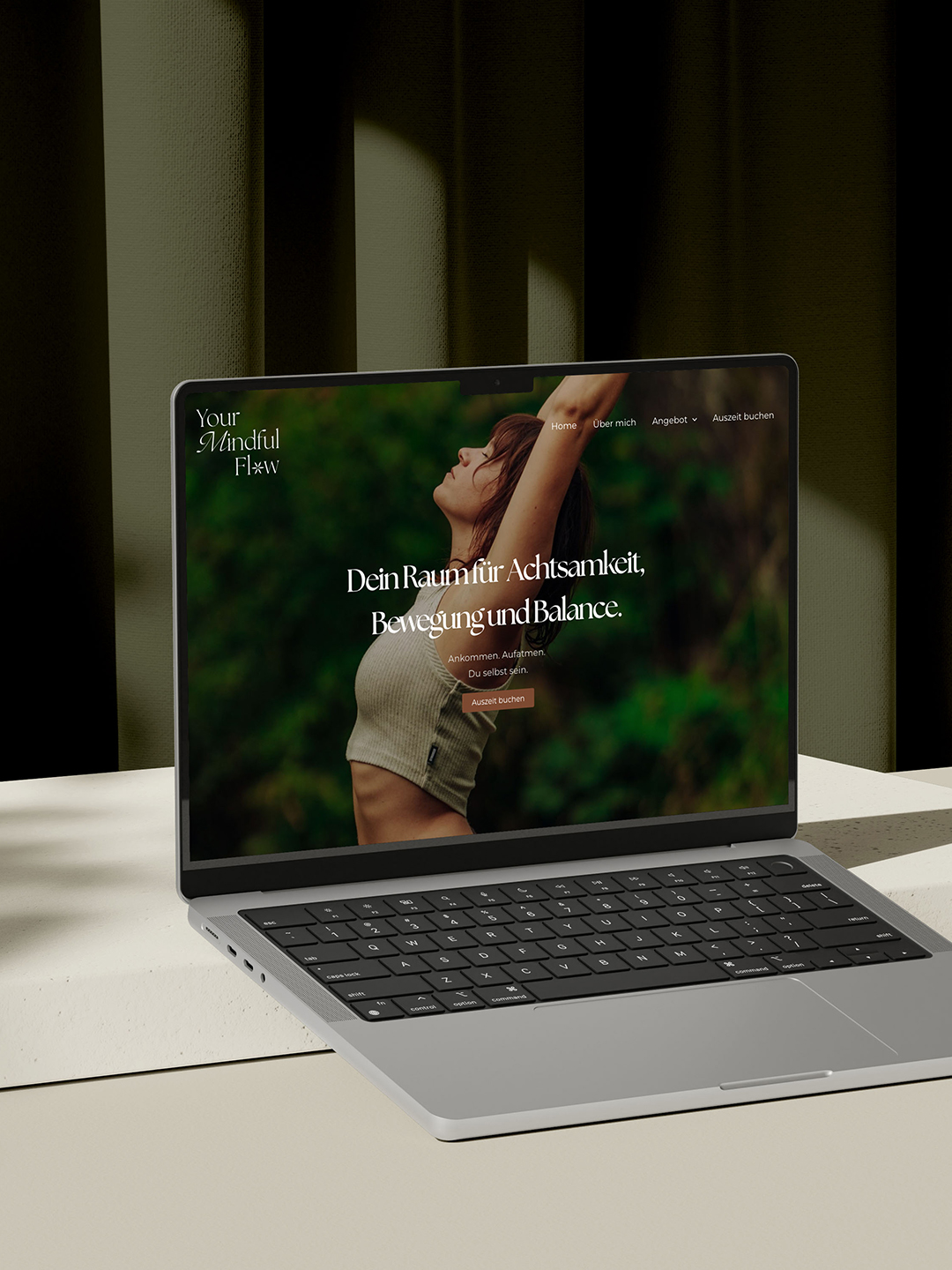 Laptop mit der Website von Your Mindful Flow